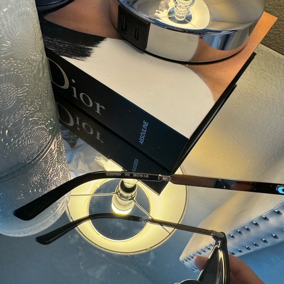 Gucci Wayfarer Sunglasses - Picture 7 of 10